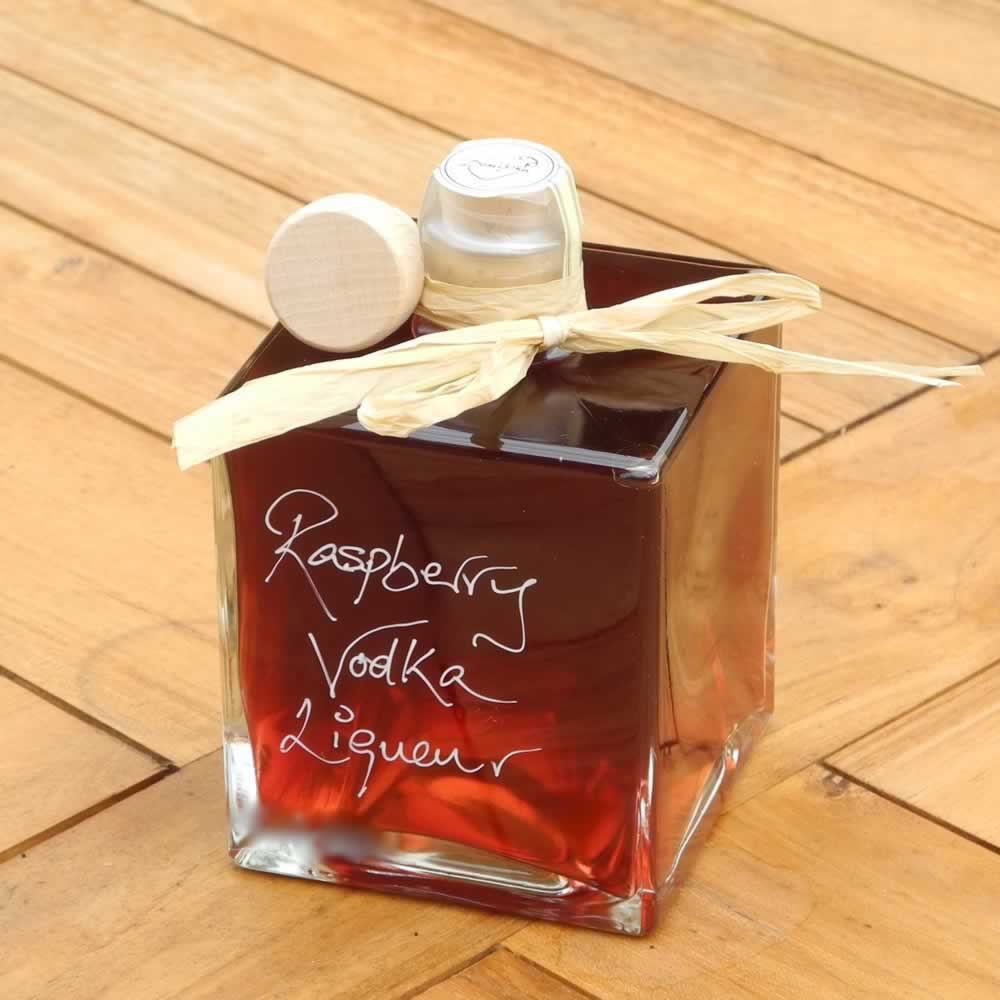 Cube of Raspberry Vodka (500ml)